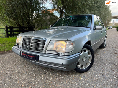 Mercedes-Benz E 420 W124 - Youngtimer - 1/2.700 stuks