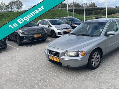 VOLVO S60 2.4D Momentum 163pk 1e eigenaar Leder Clima Navi PDC