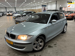 BMW 1-serie 116i Business Line / NETTE AUTO / SET WINTERBANDEN