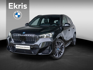 BMW iX1 xDrive30 | M Sportpakket | Innovation Pack | Glazen panoramadak | Head Up Display | Harman Kardon | 20 inch