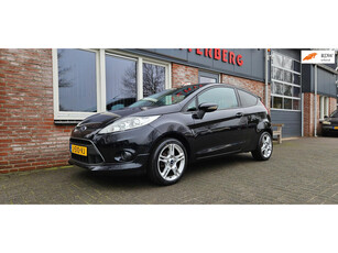 Ford Fiesta 1.4 Ghia Airco/Clima! 16 INCH Velgen! Leuke/Nette Auto!