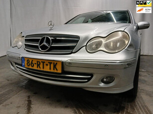 Mercedes-Benz C-klasse 230 Elegance - Trekhaak - Bak Niet 100% - Schade