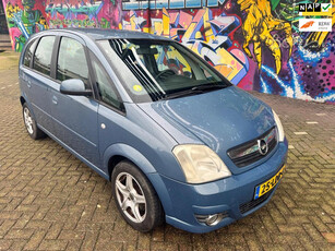 Opel Meriva 1.6-16V Business automaat airco stereo navigatiesysteem rijd perfect wat blanke lak los is kwaal bij Opel helaas