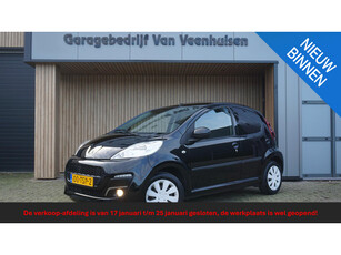 Peugeot 107 1.0 68pk 5Drs Envy Airco LED Bluetooth Elek.pakket *Facelift* NL auto! 1e Eigenaar 46248km!