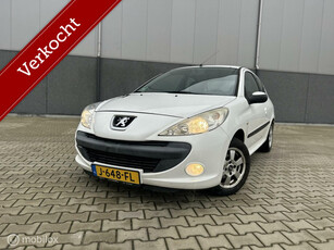 Peugeot 206 + 1.1 XR/APK/