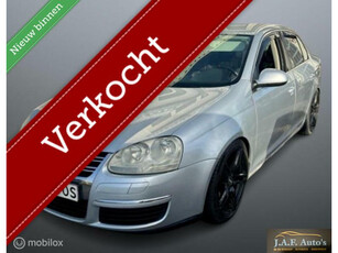 Volkswagen Jetta 1.6 35Edit Uniek stoer luxe!