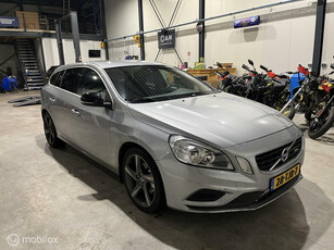 Volvo V60 2.0 D3 5 Cilinder / R-Design / Automaat / Trekhaak