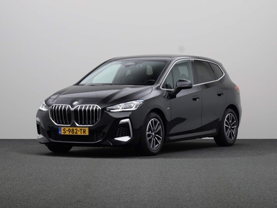 BMW 2-SERIE Active Tourer 220i M-Sport | Glazen Panoramadak | PDC Voor/Achter | Sportstoelen Voor | | Achteruitrijcamera | DAB-Tuner