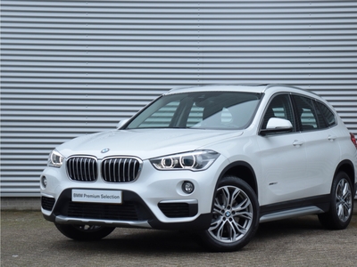 BMW X1 sDrive20i | High Executive / xLine / Panodak / Trekhaak / Head-Up / 18'' LMV