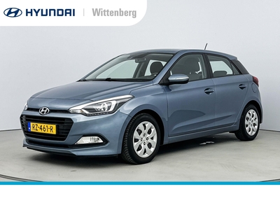 HYUNDAI I20 1.0 T-GDI COMFORT | TREKHAAK AFNEEMBAAR | ALL SEASONS | NAVI | CLIMA | CRUISE | CAMERA | PDC | ARMSTEUN | ELEKTRISCHE INKLAPBARE SPIEGELS |