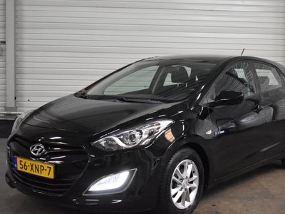 HYUNDAI I30 1.6 GDI i-Motion + BLUETOOTH/PARKEERSENSOREN/TREKHAAK AFNEEMBAAR