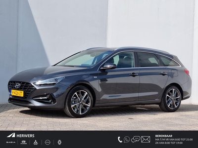 HYUNDAI I30 Wagon 1.5 T-GDi MHEV Premium / Lederen Bekleding / Stoel Elektrisch & verw. + Ventilatie / Camera / Apple Carplay & Android Auto /