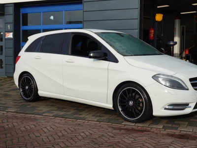 MERCEDES B-KLASSE 180 Ambition RIJKLAAR PRIJS INCL 12 MND BOVAG