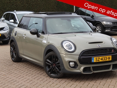 MINI MINI Cooper S 2.0 / Panoramadak / Camera / Head-up / Leder / Harman Kardon / Stoelverwarming / Cruise Control