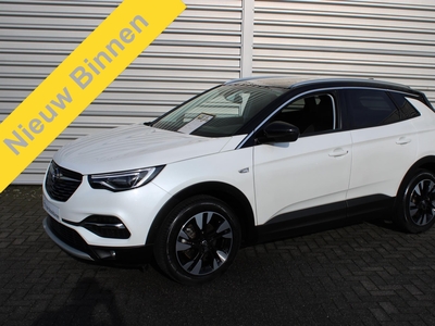 OPEL GRANDLAND X 1.2 Turbo Ultimate Trekhaak| DENON Sound Systeem| Metalliclak| AGR Stoelen| Camera| Navigatie| 18 inch lichtmetalen velgen| Stuur/Stoel verwarming