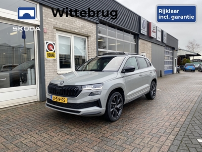 SKODA KAROQ 1.5 TSI ACT Sportline Business / AUTOMAAT/ PANO/ GARANTIE TM 01-2028/ TREKHAAK/ 360 CAMERA/ DODE HOEK/ MATRIX/ STOEL-STUURVERWARM./ KEYLESS/ ADAPT. CRUISE/ SMARTLINK/ VIRTUAL COCKPIT/ GROOT NAVI