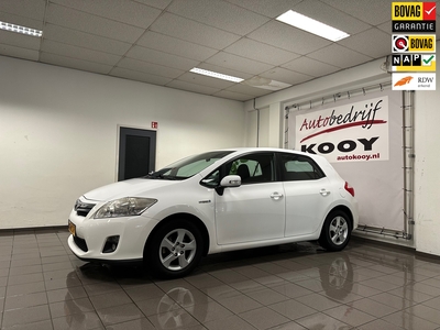 TOYOTA AURIS 1.8 Full Hybrid Aspiration * Navigatie / Camera / Cruise control / NL Auto *