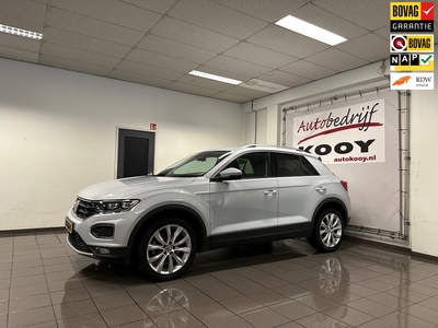 VOLKSWAGEN T-ROC 1.5 TSI Style * Automaat / Virtual Cockpit / Carplay / Trekhaak / LED / NL Auto *