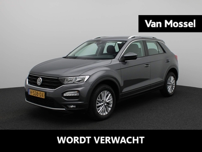 VOLKSWAGEN T-ROC 1.5 TSI Style Business 150 PK | Gereserveerd | Navigatie | Apple Carplay | Android Auto | Elektrische Achterklep | Parkeersensoren | Camera | Adaptive Cruise Control | Climate Control |