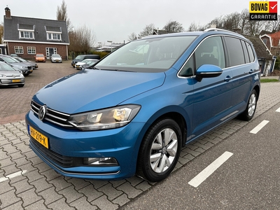 VOLKSWAGEN TOURAN 1.4 TSI Highline Cruisecontrol, PDC, Navi met Bluetooth, Stuurwielbediening.