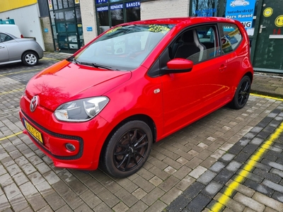 VOLKSWAGEN UP! 1.0 high up! BlueM.