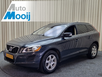 VOLVO XC60 2.0 T5 Summum *1/2 Leder* Stoelverwarming / Navigatie / Afn. Trekhaak / Camera / PDC / ECC Clima / Cruise Control / 17'' LMV