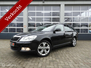 Skoda Octavia Combi 1.2 TSI Schuifdak , leder