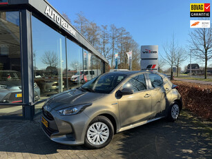 Toyota Yaris 1.5 Hybrid Active, camera, Navigatie, stoel verwarming,4 seizoensbanden