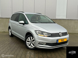 Volkswagen Touran 1.6 TDI DSG NAP APK TREKHAAK PDC Highline