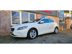 Volvo V40 1.6 T3 Momentum Trekhaak! Camera! Navigatie! Airco/Clima! Cruise Control! Nette Auto!