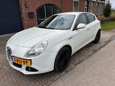 Alfa Romeo Giulietta 1.4 T Distinctive apk t/m 31-08-2025