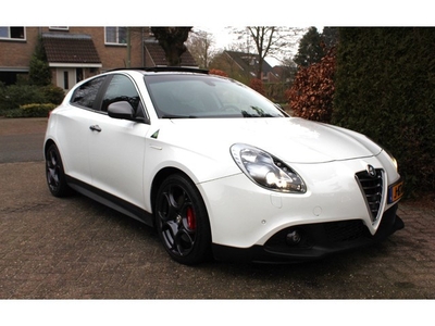 Alfa Romeo Giulietta 1.7 TBI QUADRIFOGLIO VERDE LAUNCH