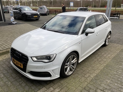 Audi A3 Sportback 1.4 TFSI CoD Ambition Sport Edition S