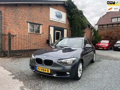 BMW 1-serie 116i Business+ ( Climate controle + Navigatie +