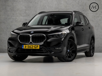 BMW X1 xDrive25e Sportline Black Edition 221Pk Automaat (GROOT NAVI, DIGITALE COCKPIT, DEALER ONDERHOUDEN, SFEERVERLICHTING, STOELVERWARMING, ELEK ACHTERKLEP, SPORTSTOELEN, LEDER, PARKEERSENSOREN, LED, NIEUWSTAAT)