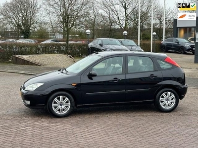 Ford Focus 1.6-16V Futura,bj.2004,kleur: zwart,5