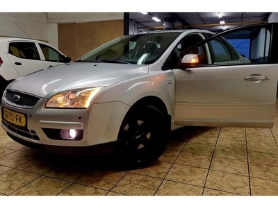 Ford Focus 2.0-16V Ghia Top staat/Rijklaar