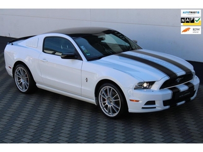 Ford USA Mustang 3.7 V6 309PK Handbak Leder Xenon Navi !!