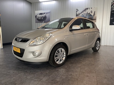 Hyundai i20 1.2i DynamicVersion Dealer onderhouden, Airco.