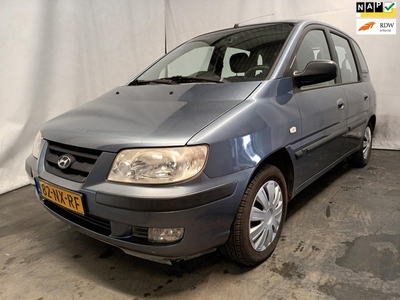 Hyundai Matrix 1.6i GL Young - SCHADE