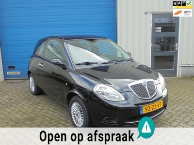 Lancia Ypsilon 1.2 Argento NIEUWE BANDEN APK