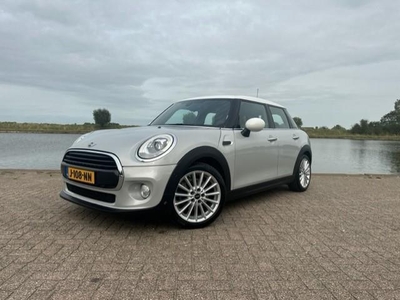 MINI Mini 1.5 Cooper Pepper Serious Business Automaat Leder