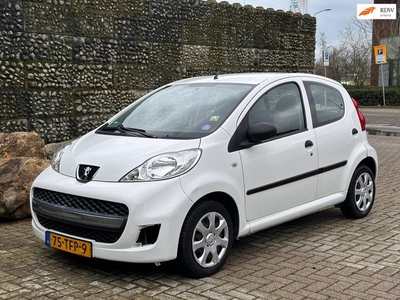 Peugeot 107 1.0-12V XR