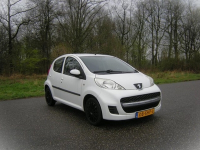 Peugeot 107 1.0-12V XS . 5 Deurs . Airco . Toerenteller .