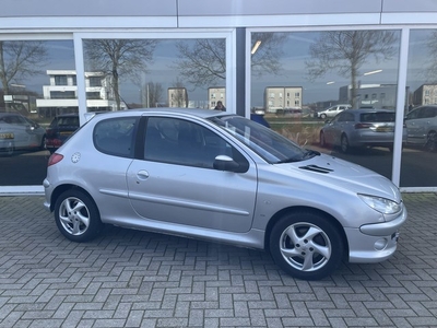 Peugeot 206 1.4-16V XS Pack APK 02-2025 (bj 2004)