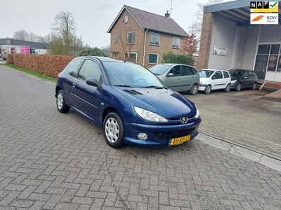 Peugeot 206 1.4 Air-line met Nieuwe APK