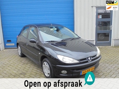 Peugeot 206 1.4 Gentry APK AIRCO