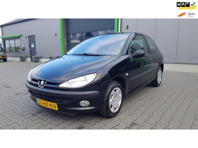 Peugeot 206 1.4 Gentry in zeer goede staat en lage km stand