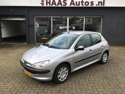 Peugeot 206 1.4 One-line / 5 DEURS / AIRCO / NAP PAS /