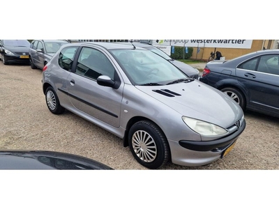 Peugeot 206 1.4 XT Automaat ??€1599,-??automaat - zeer